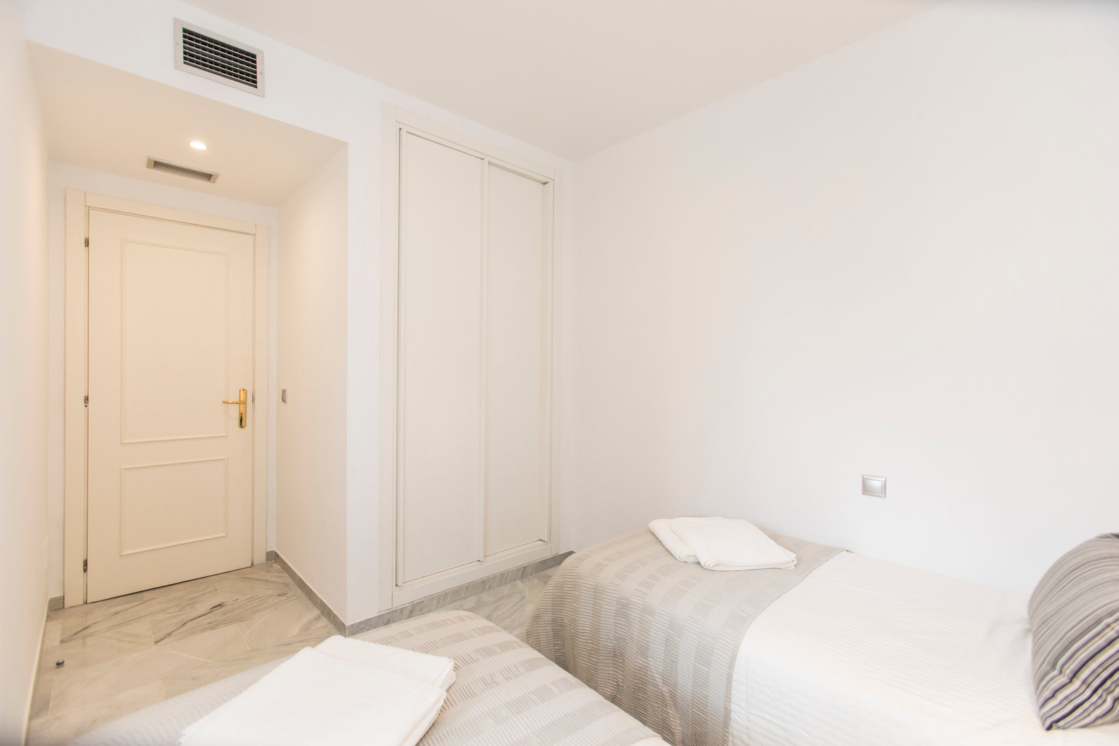 Los Naranjos de Marbella apartment — original photograph 33