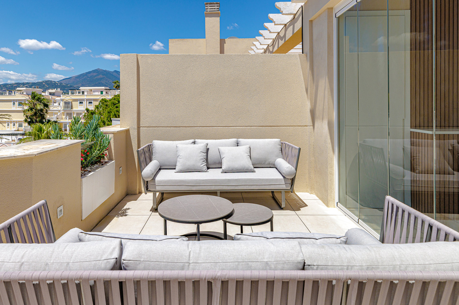 Fuente Aloha penthouse — original photograph 8