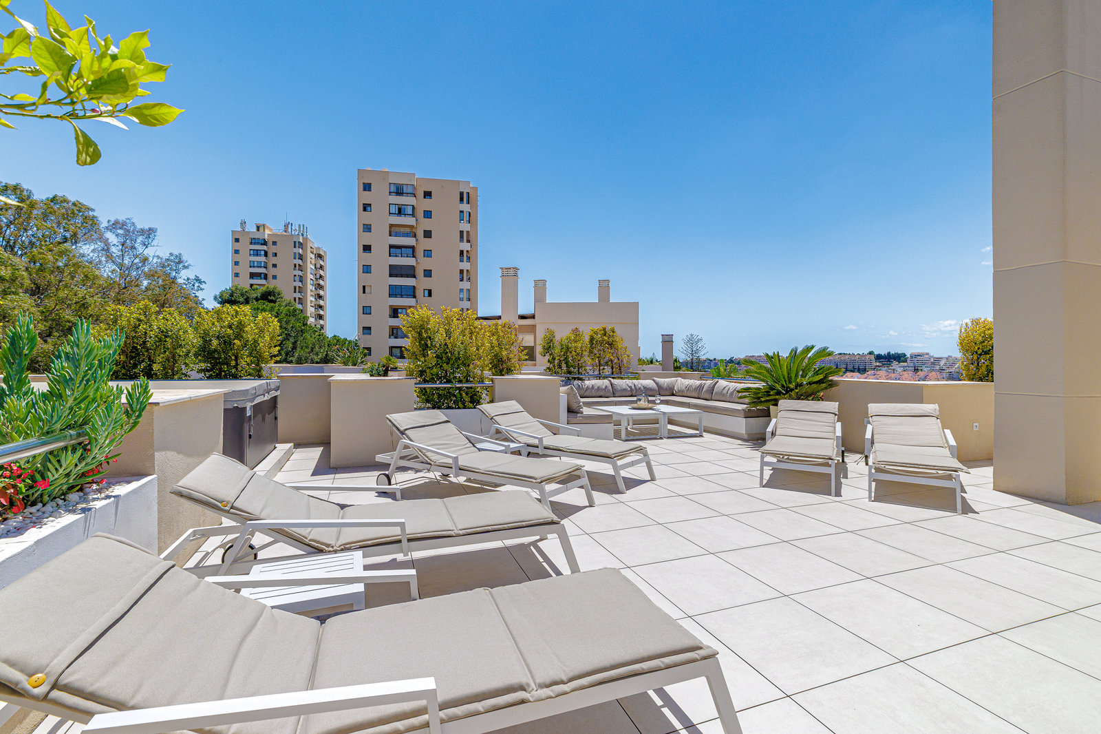 Fuente Aloha penthouse — original photograph 11