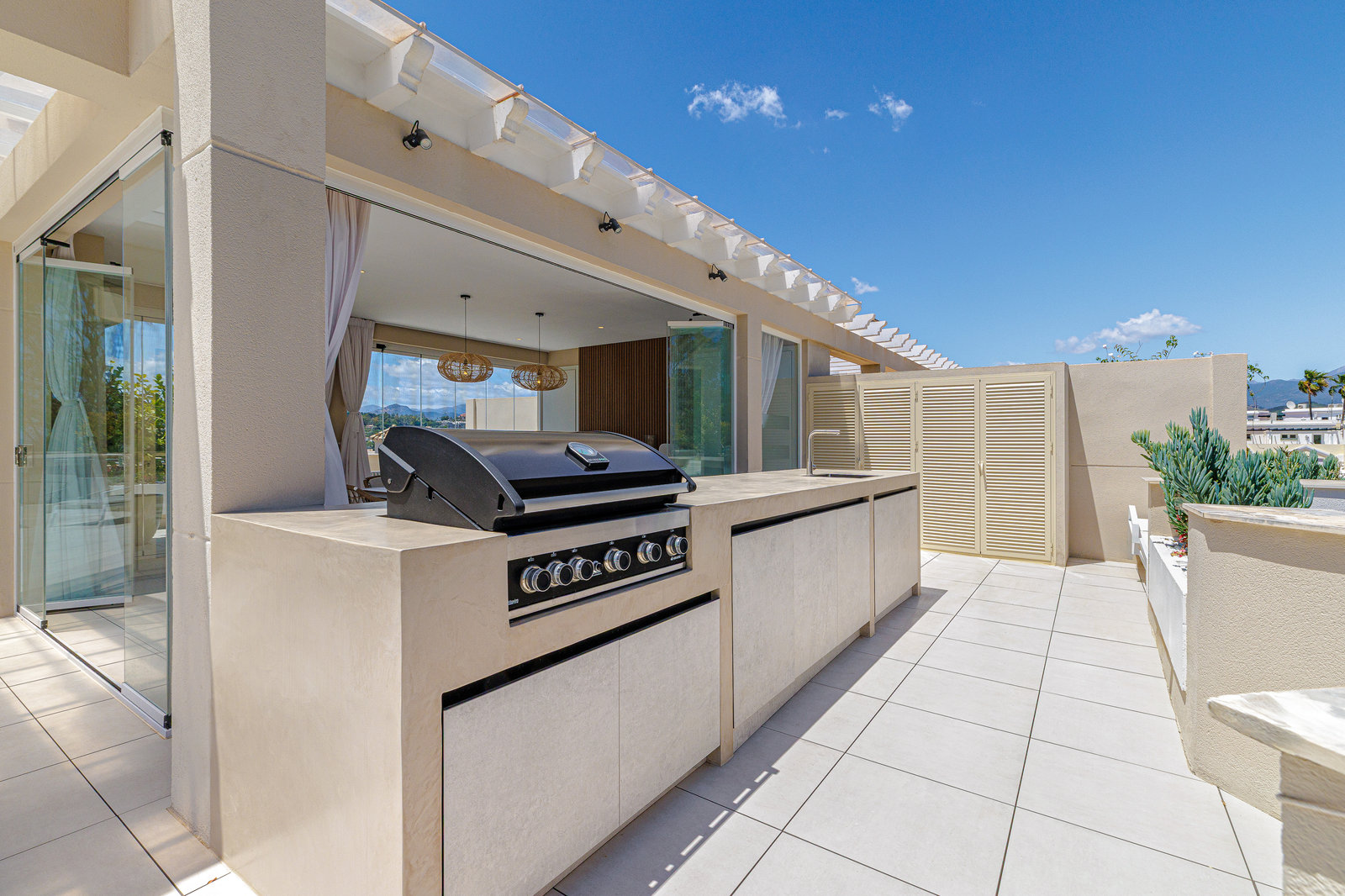 Fuente Aloha penthouse — original photograph 18