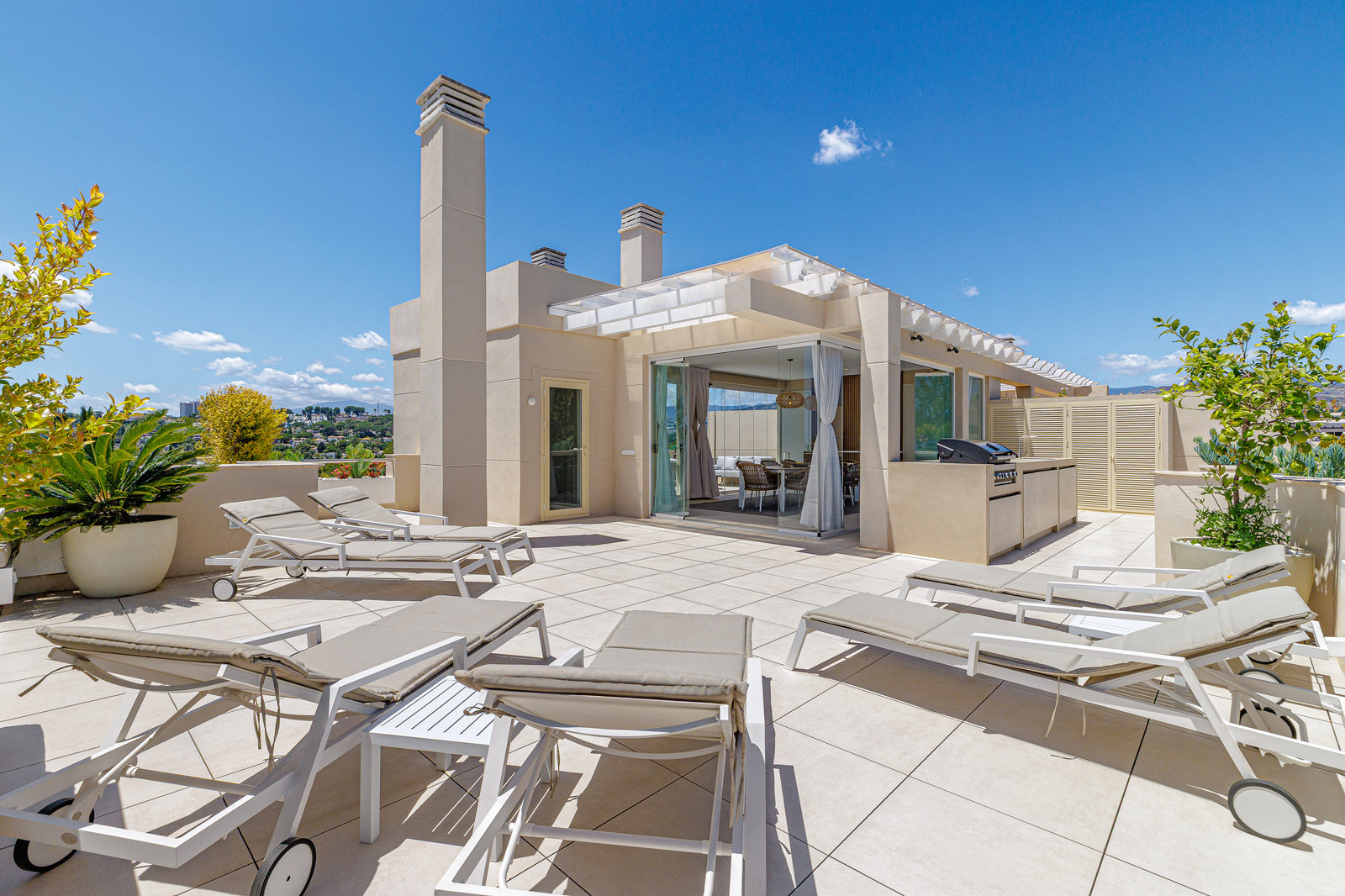 Fuente Aloha penthouse — original photograph 32
