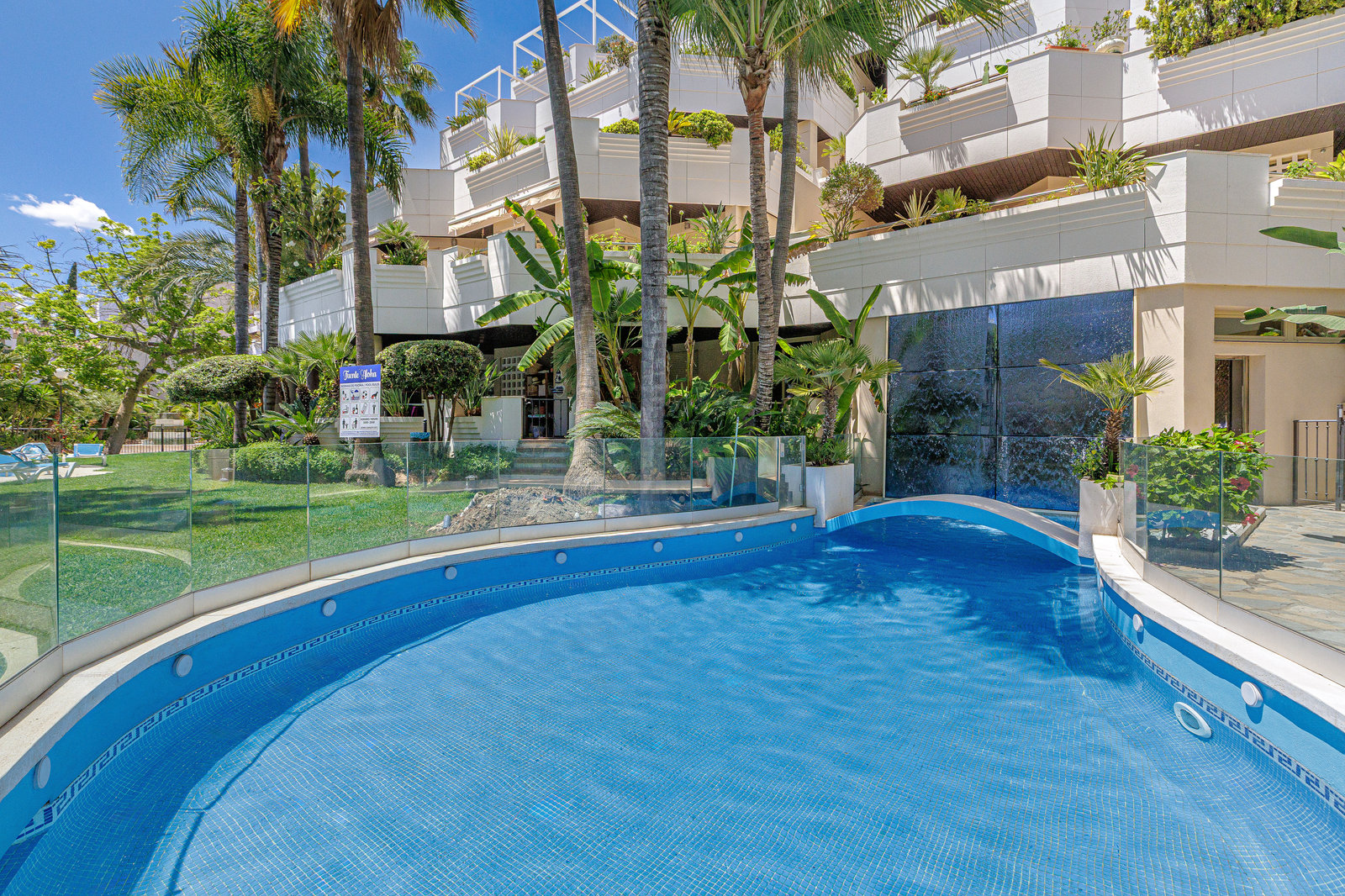 Fuente Aloha penthouse — original photograph 34