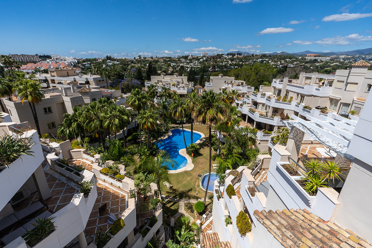 Fuente Aloha penthouse — original photograph 54