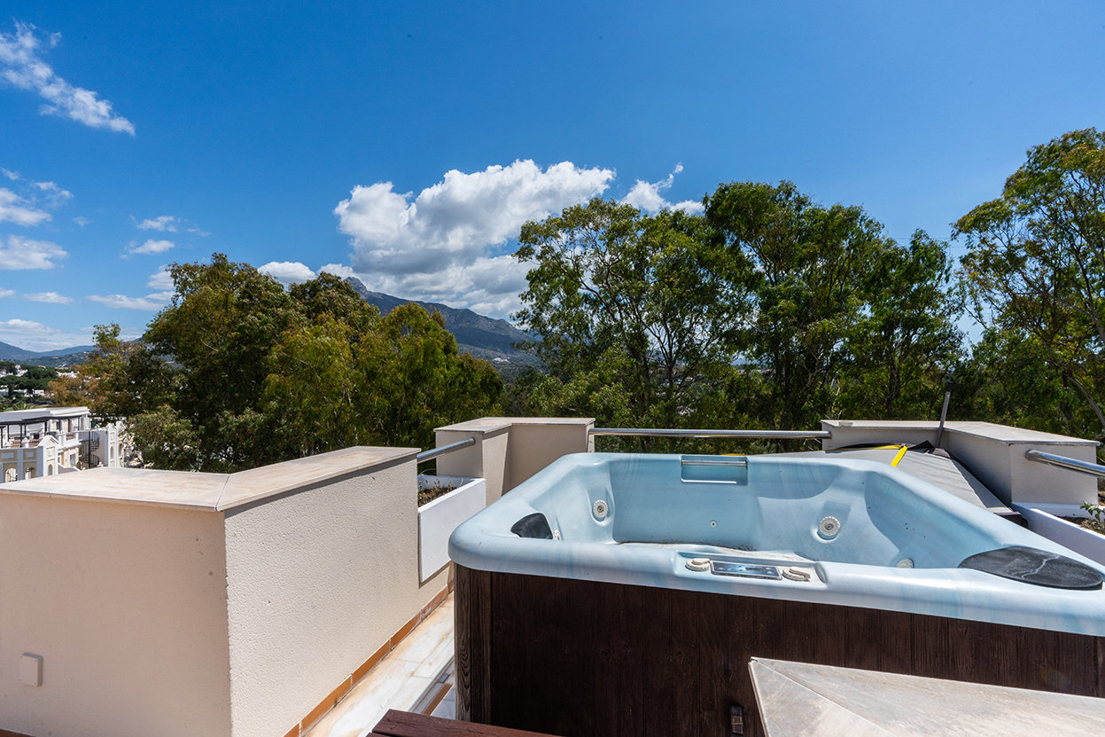 Fuente Aloha penthouse — original photograph 55