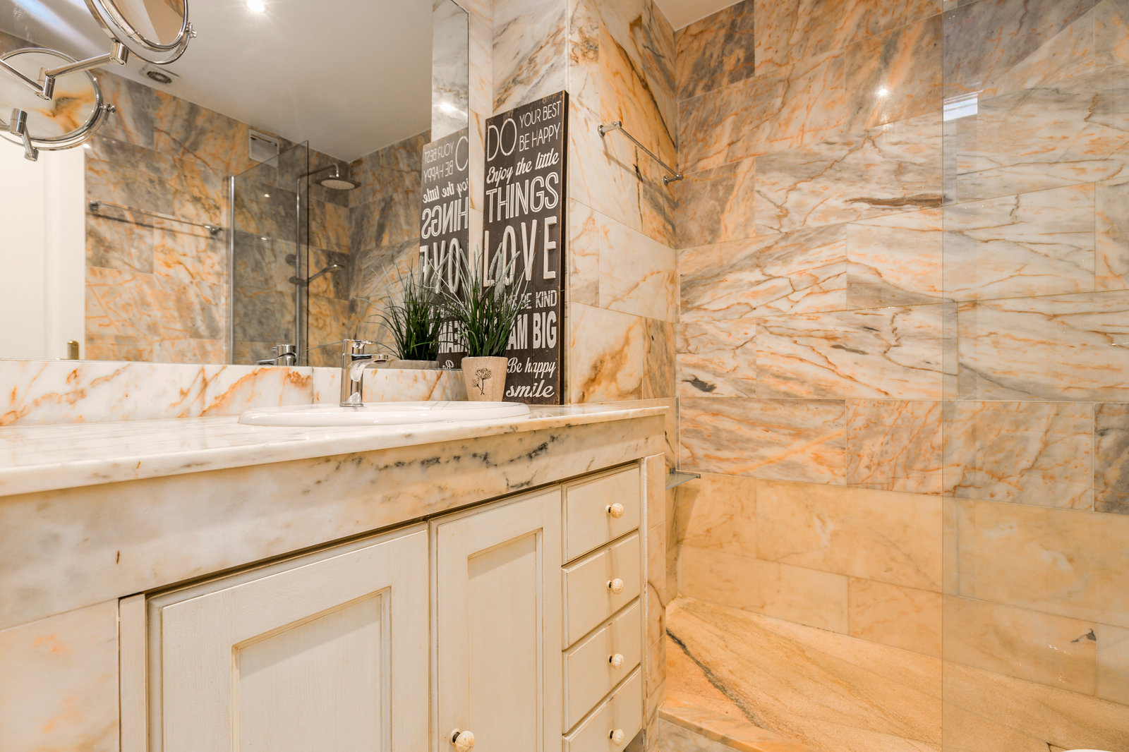 Golden Mile townhouse · 3 bedrooms — original photograph 11