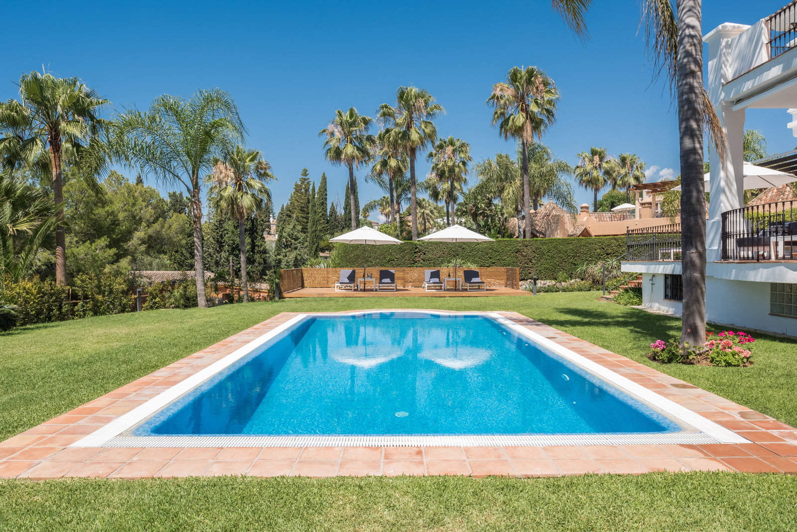 Golden Mile villa — original photograph 3