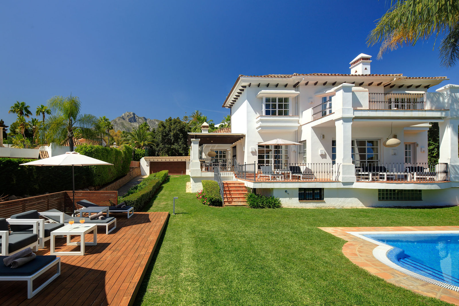 Golden Mile villa — original photograph 24