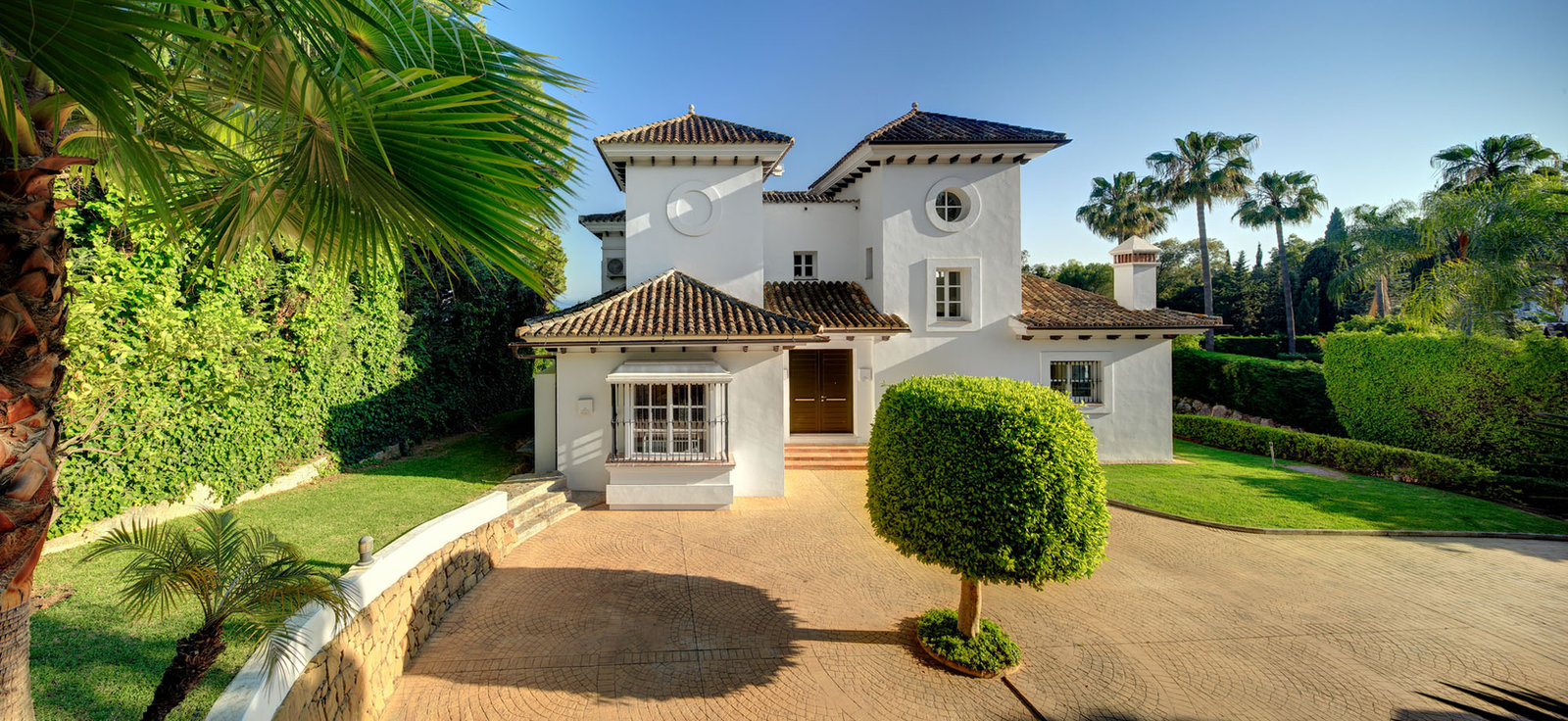 Golden Mile villa — original photograph 26