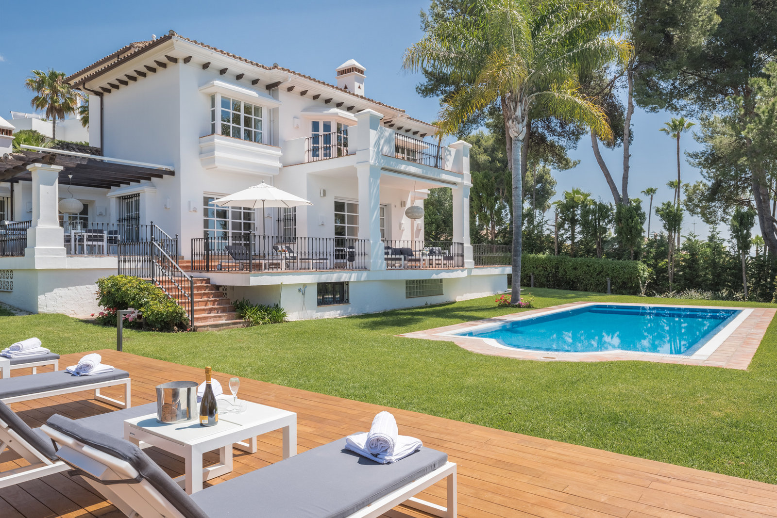Golden Mile villa — original photograph 34